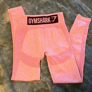 Gym shark leggings